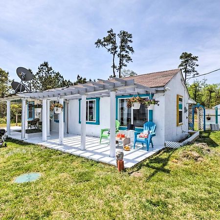 Oceanfront White Stone Cottage With Private Beach! Exterior photo